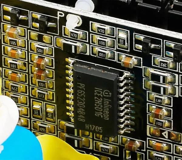 منبع تغذیه کامپیوتر گرین مدل GP750B-OCPT